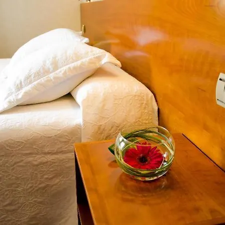 Otel Castilla 3*
